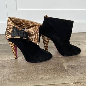 Black and Leopard Suede and Calf Hair Booties by Betsy Johnson - Size 7